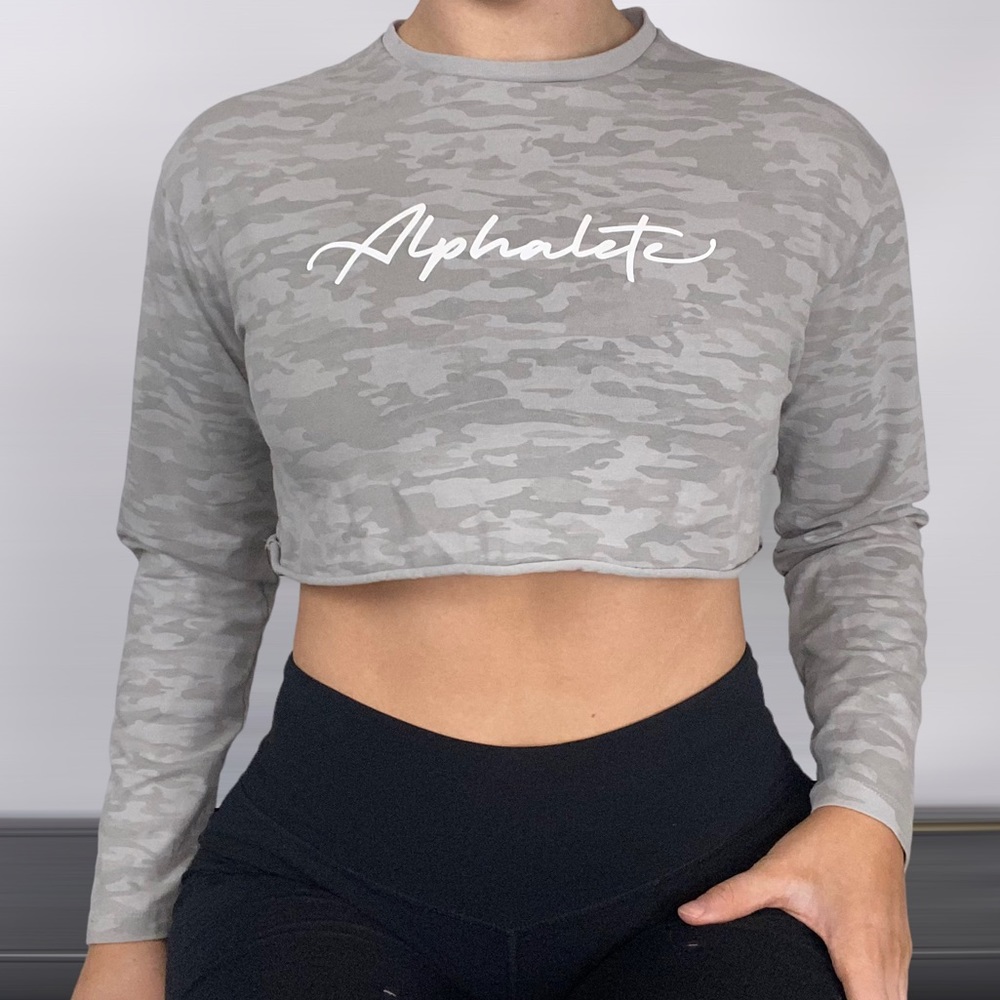 ALPHALETE Camo‎ Raw Hem Long Sleeve Crop Top